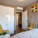 Appartamento Very Calm - Easy Sleep With Aircon *